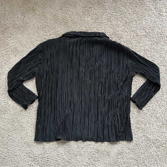 No Boundaries Black Soot Plisse Button Up Shirt Size Medium - Picture 4 of 8